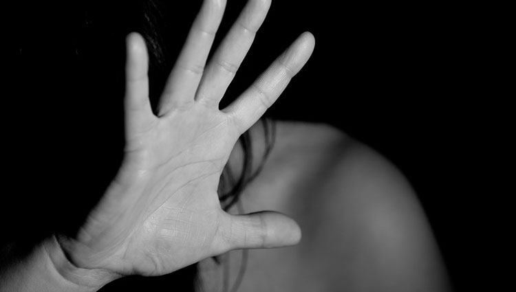 Donne violentata, stop alle violenze